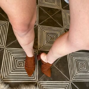 Steven by Steve Madden Camel Leather Heeled Mules Sz 8.5